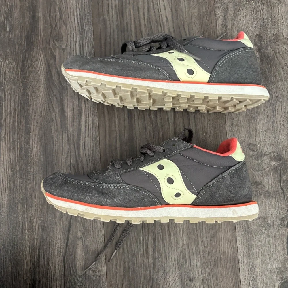 Saucony Jazz Shoes - Picture 4 of 7